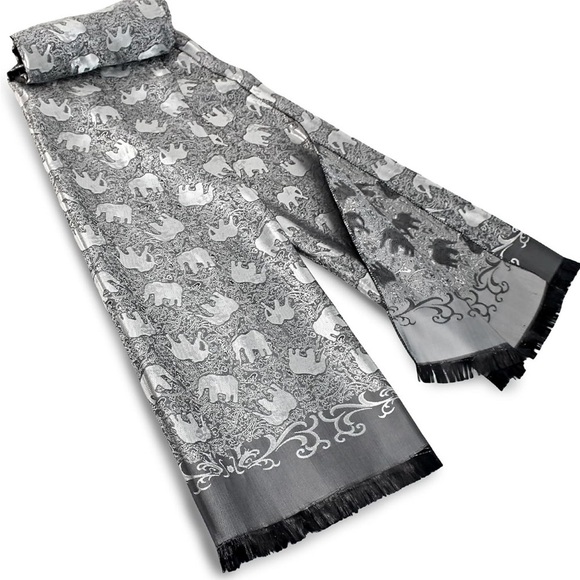 unbranded Accessories - Elegant Elephant Patterned silk Scarf